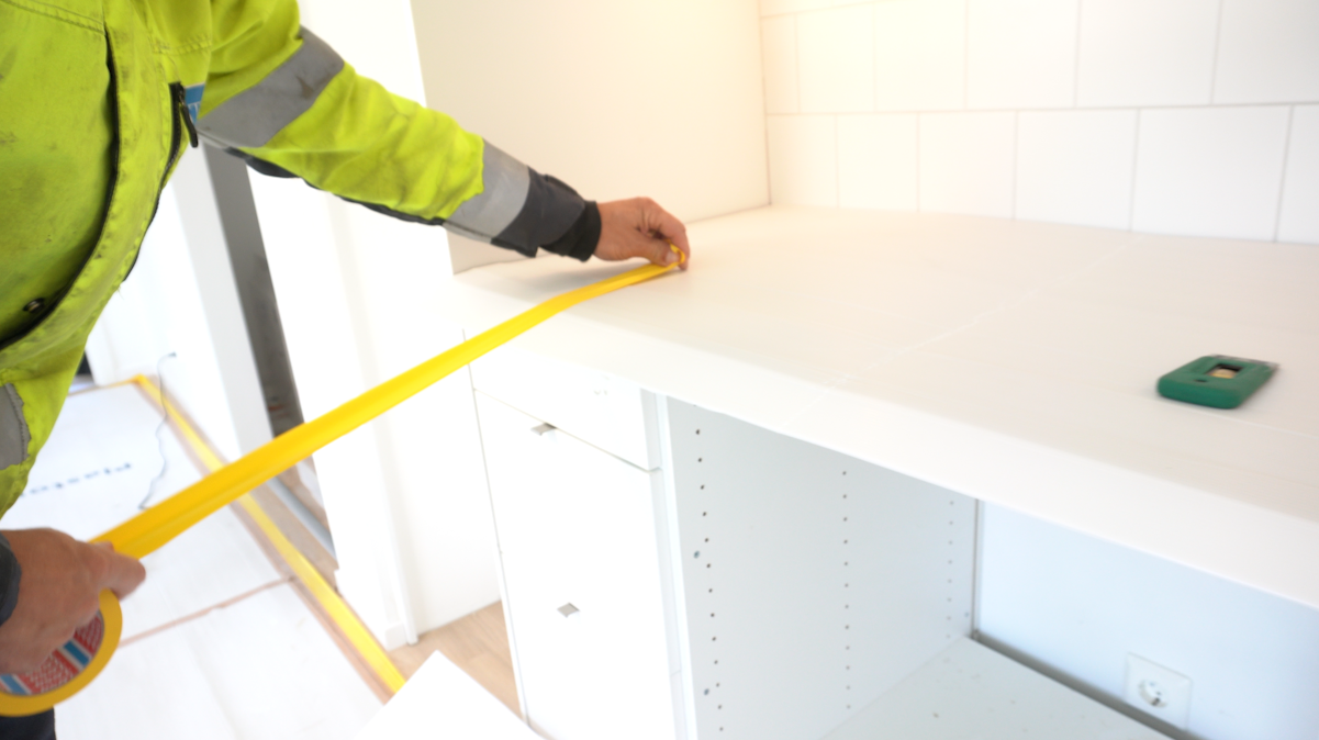 Ytskydd för ytor under nybyggnation, tillverkad av kanalplast, från Plastonit. Produkten skyddar ytor och underlättar byggprocessen.